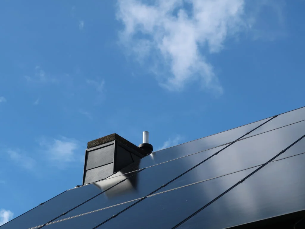 Solena, installateur de panneaux solaires et carport solaire en Belgique de confiance